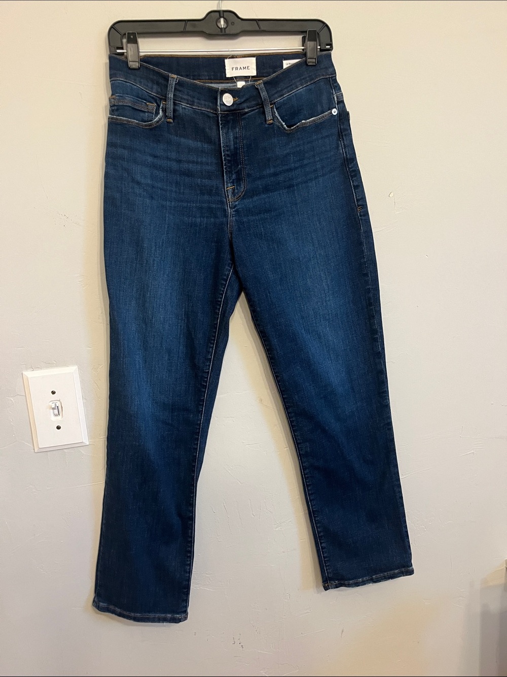 Frame Le Noveau straight size 28 jeans